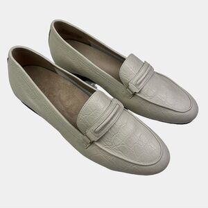 Like New Vionic Croc Embossed Cream Leather Newport Comfort Loafers size 9